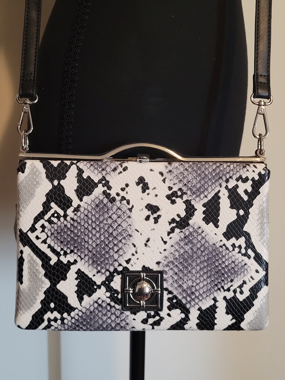 Catherine Malandrino Faux Snakeskin Hard Case Frame Crossbody Black White Gray